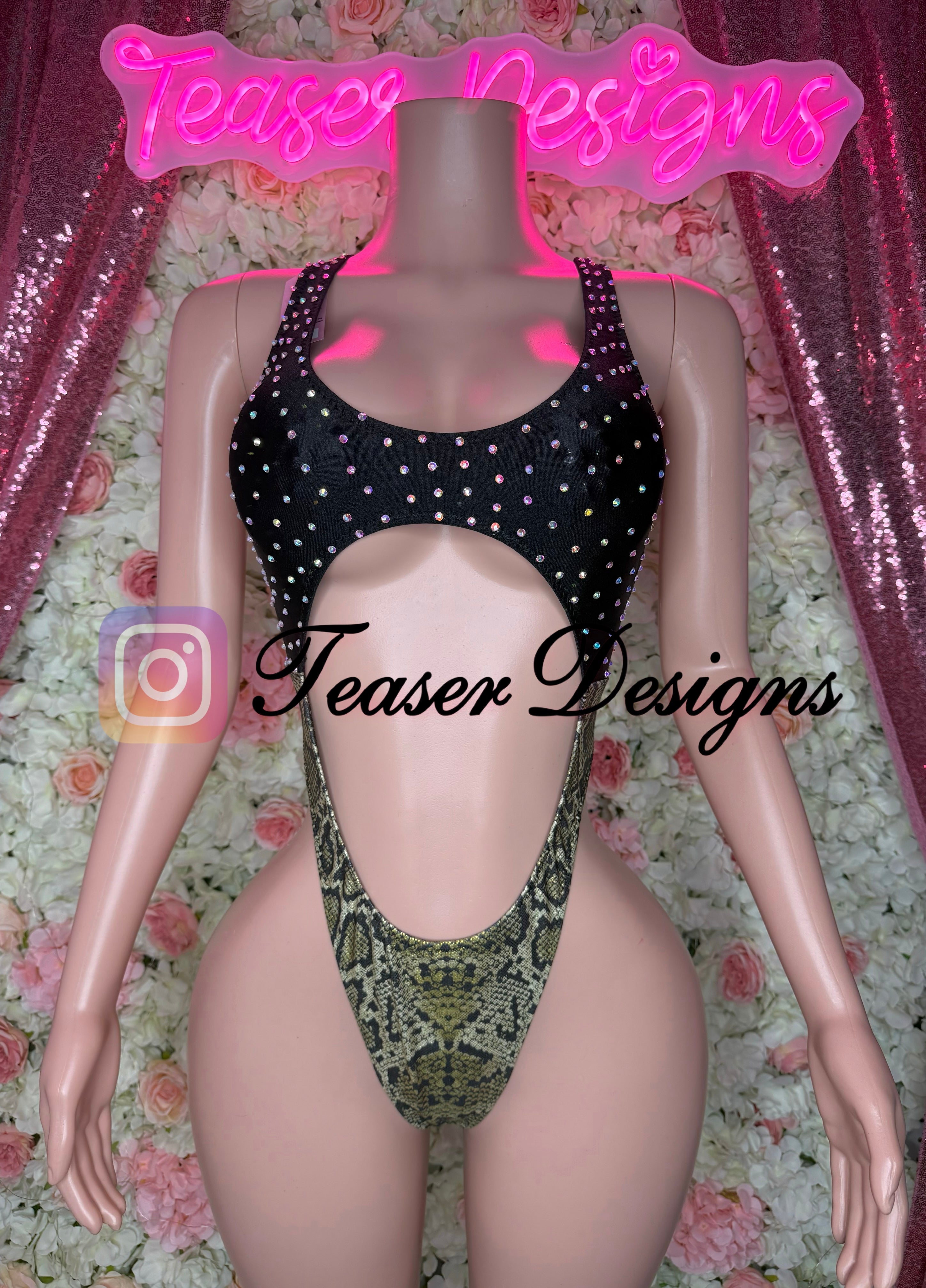 One size bodysuit