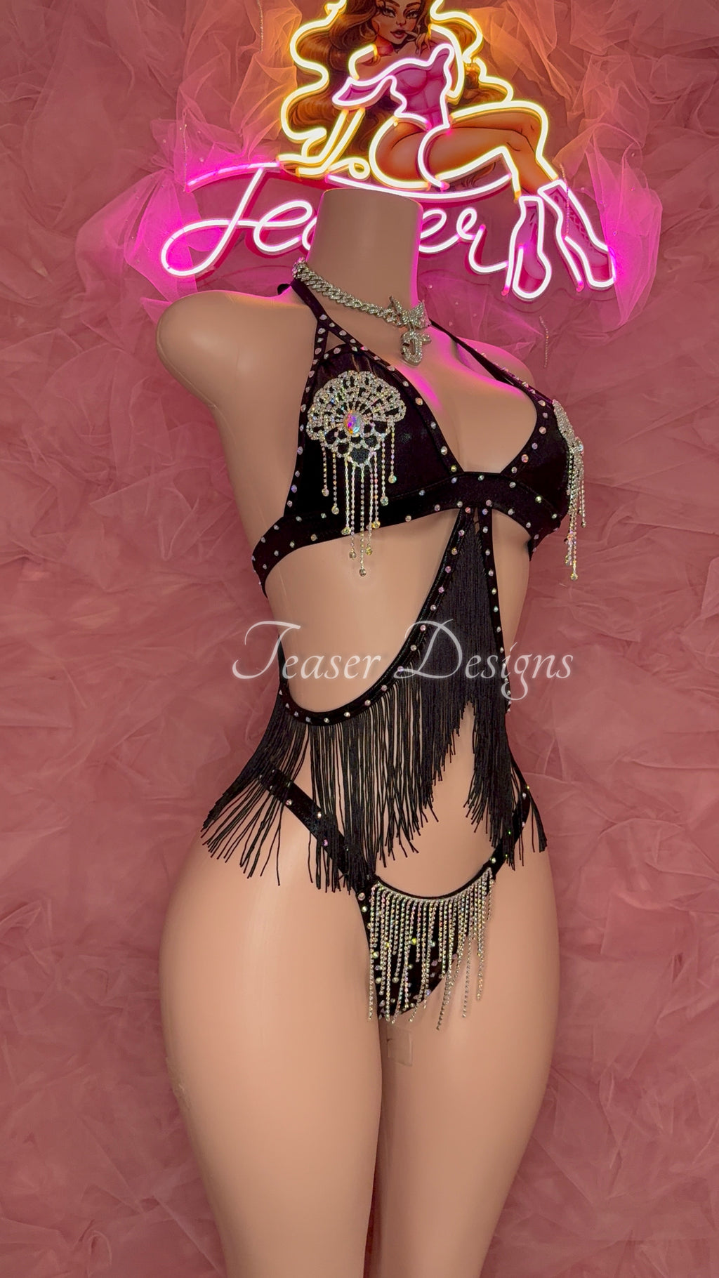 Black Chandelier (OSFM)
